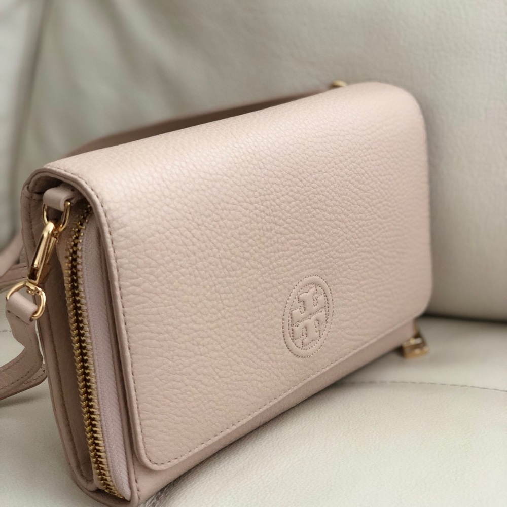 Tory Burch Bombe Flat Wallet Crossbody Light Oak - Picture 2 of 8